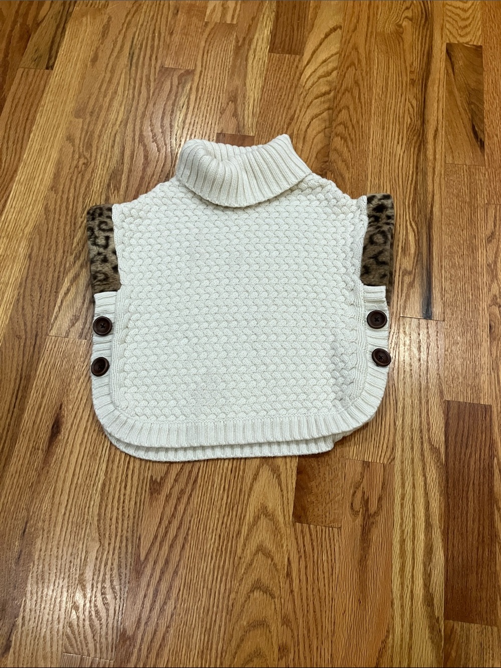 Aspen Kids Cream Cable Knit Turtleneck Poncho with Leopard Accents Sz 5/6 EUC